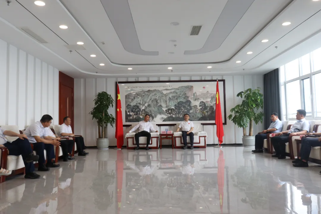 濰坊銀行總行黨委委員王志剛一行蒞臨順和國(guó)際智慧物流園
